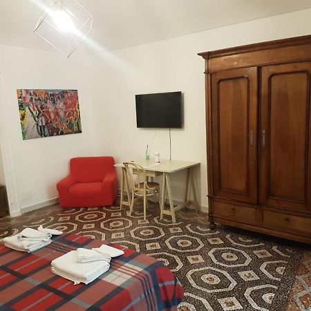 Bed and Breakfast Gusterhouse Ivrea Esterno foto
