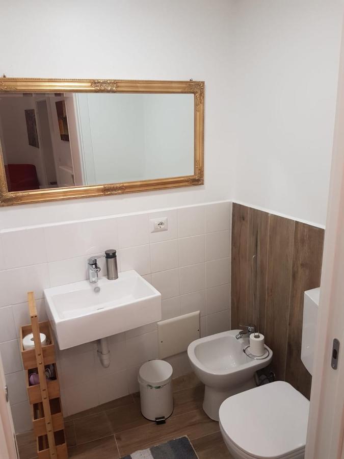 Bed and Breakfast Gusterhouse Ivrea Esterno foto