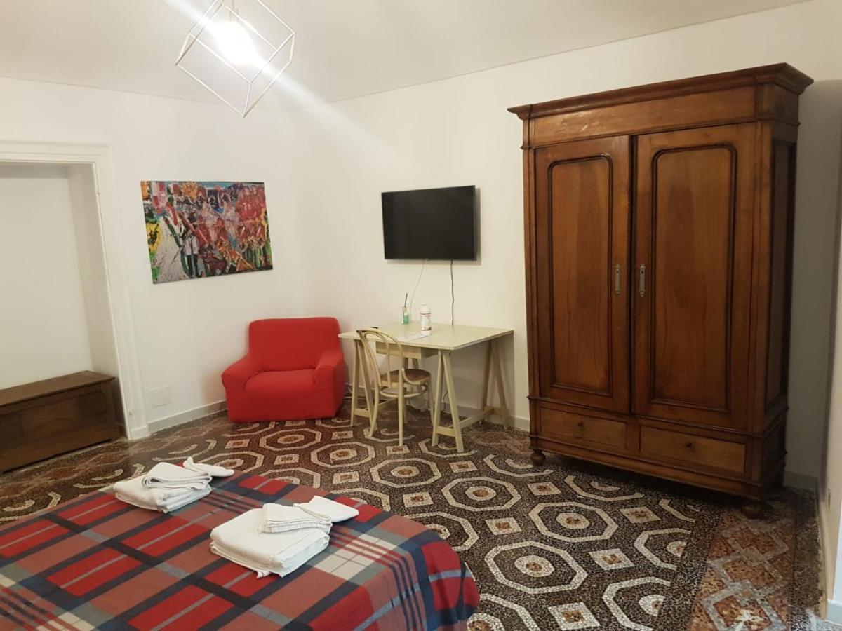 Bed and Breakfast Gusterhouse Ivrea Esterno foto