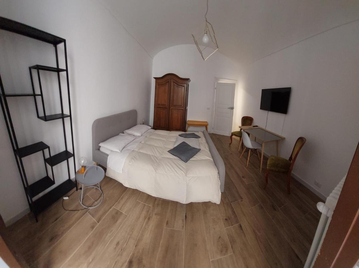 Bed and Breakfast Gusterhouse Ivrea Esterno foto