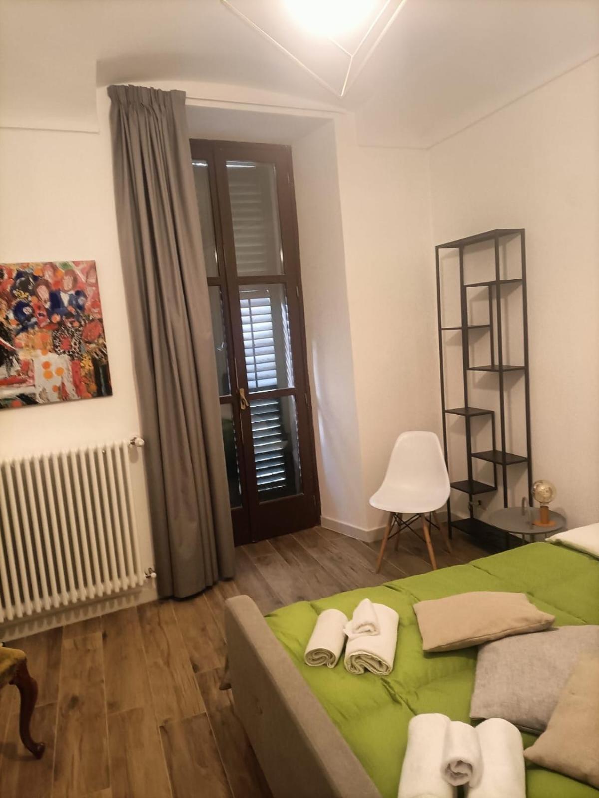 Bed and Breakfast Gusterhouse Ivrea Esterno foto